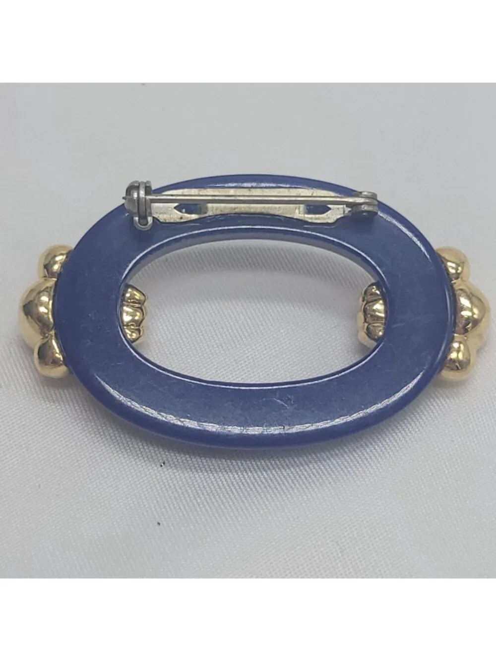 Vintage Gold & Blue Oval Brooch With Red Tear-Drop Accents Retro Pin Style 2"×1" - Picture 2 of 11